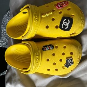crocs